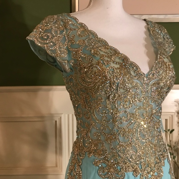 Formal evening ball mermaid style prom gown - Picture 5 of 8